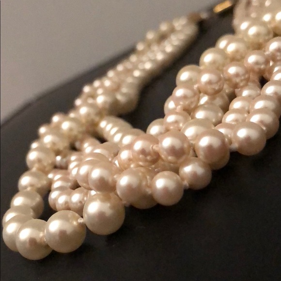 VINTAGE PEARL5 STRAND CREAMY IVORY NECKLACE - Picture 2 of 11